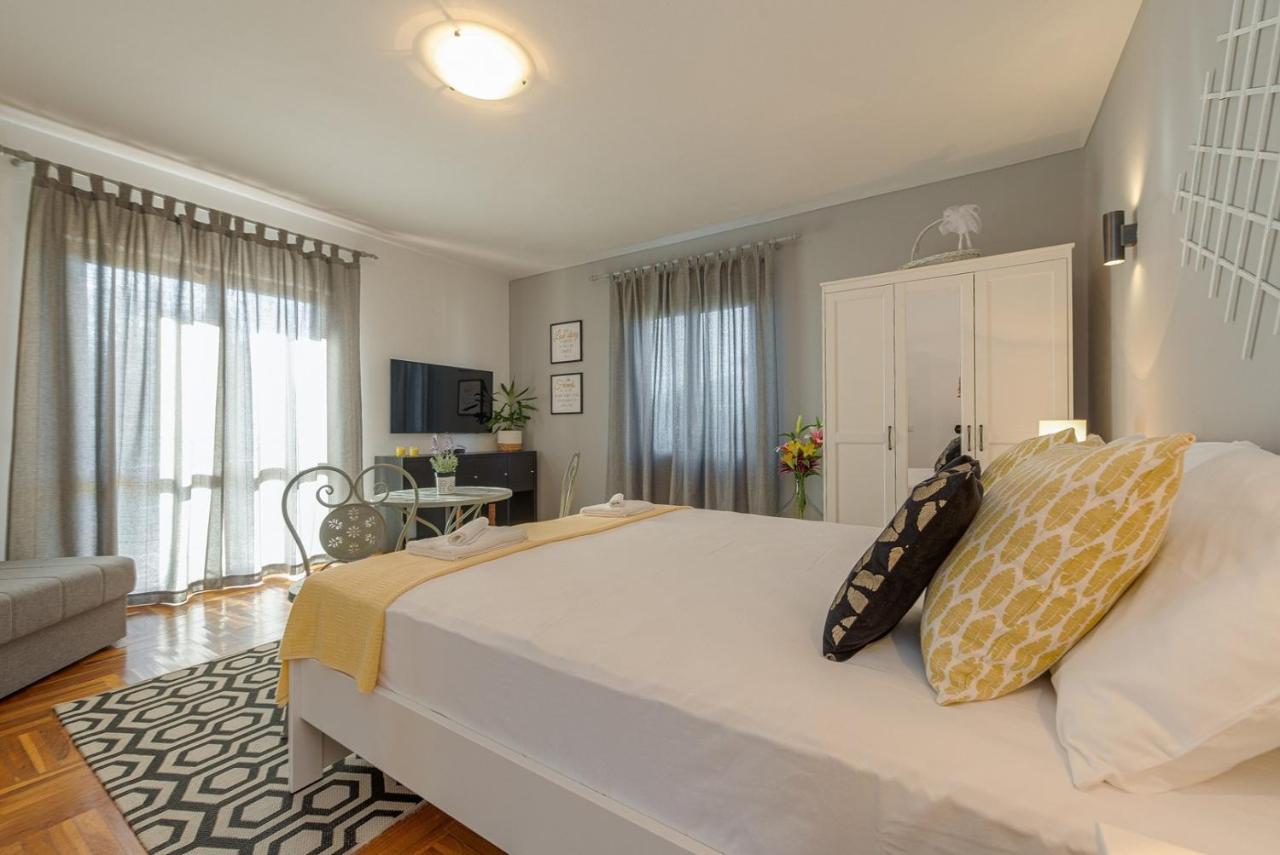 Apartment Bo&Dy With Private Pool โรกอซนิซา ภายนอก รูปภาพ